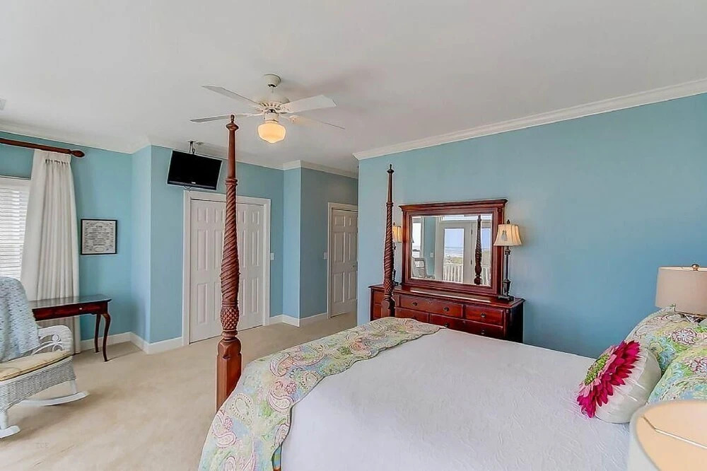 32 Ocean Point