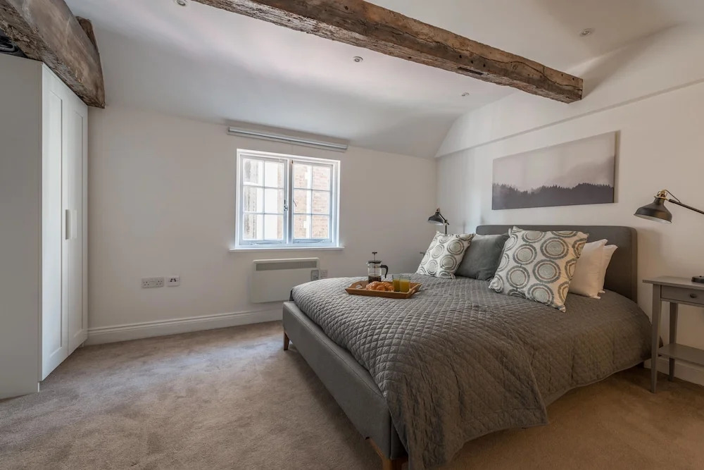 Hampden Apartments - The Harry