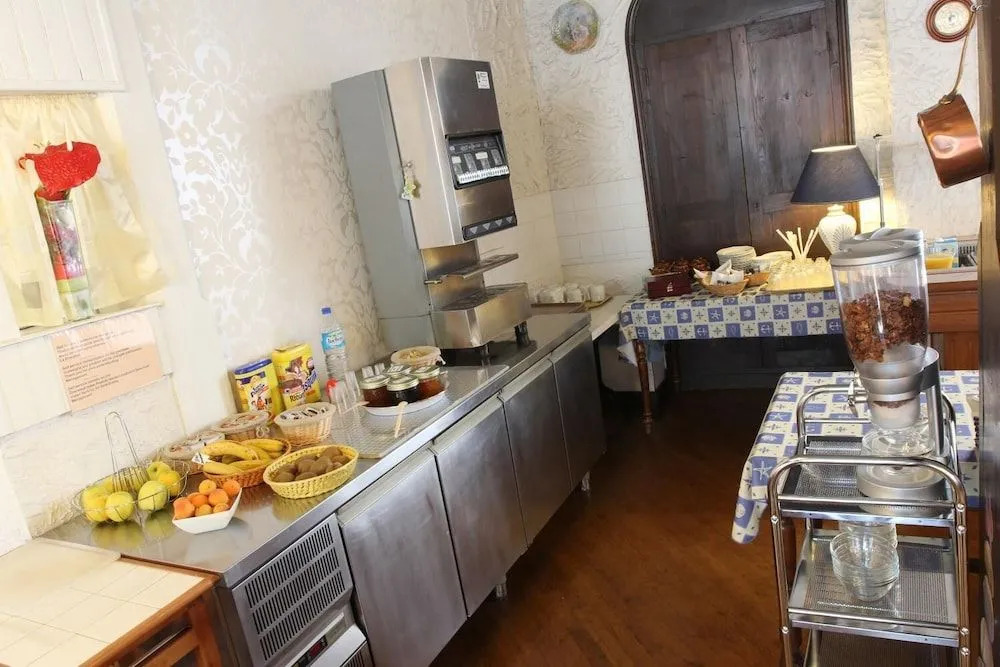 Cleotel