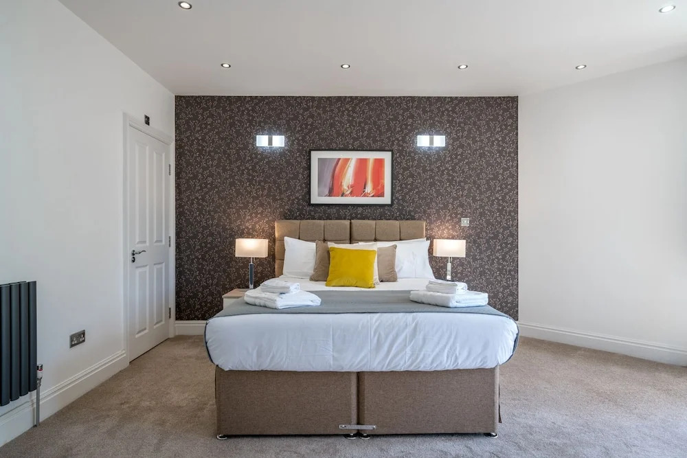 Madika Homes Luxe Apartment in Mill Hill