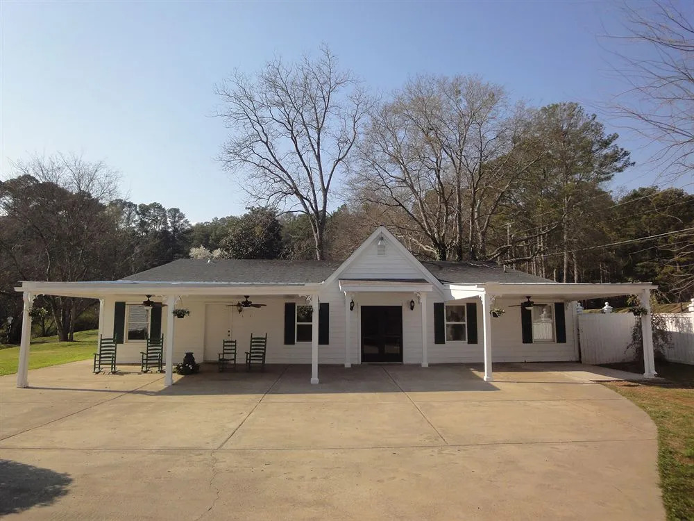 Lake Allatoona Inn