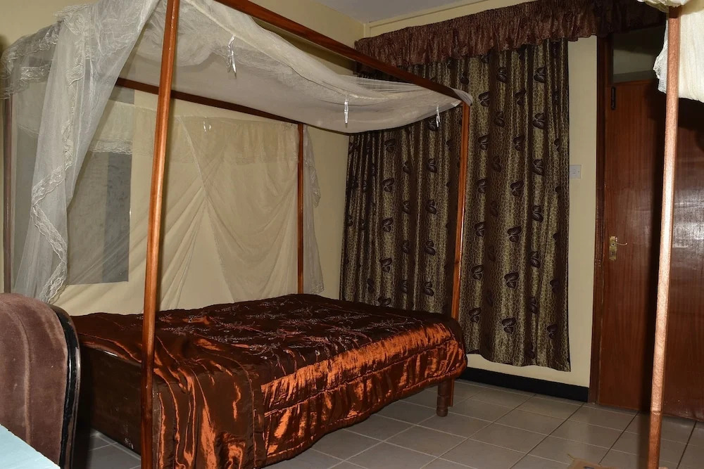 Ibis Hotel 2000 Karatina