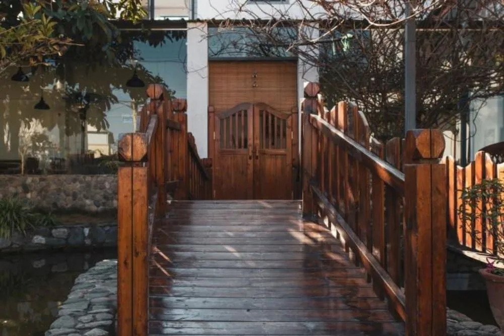 Dali Linghai Xiangyue Inn