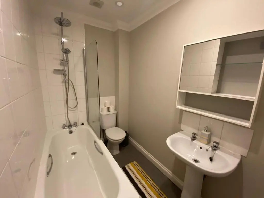 Crofton House Garden Apartment