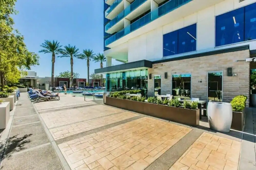 Mountain-view 1BR Palms w/ Balcony Access 83321