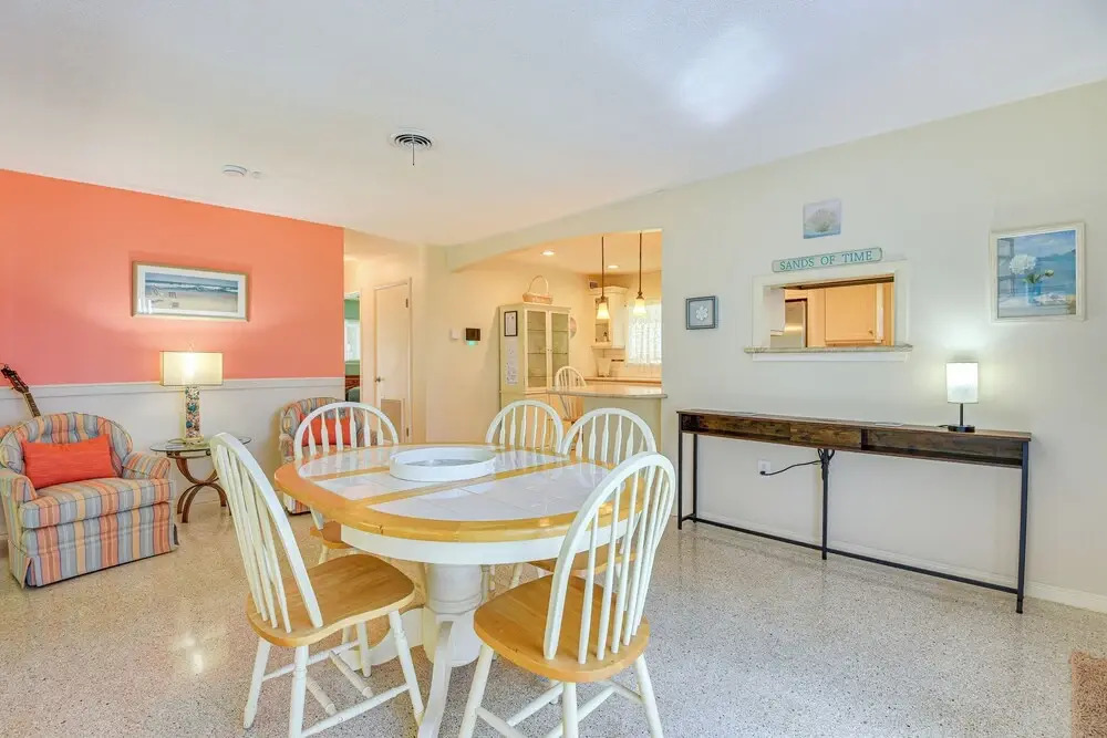 Mins From Anna Maria Island: Bright Home w/ Pool!