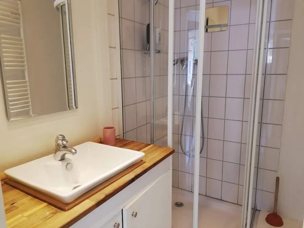 3 Bed Flat - Sleeps 6 - Pets - Parking - Wifi