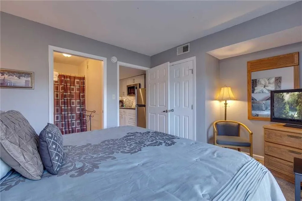 Laurel Inn 208 - One Bedroom Cabin