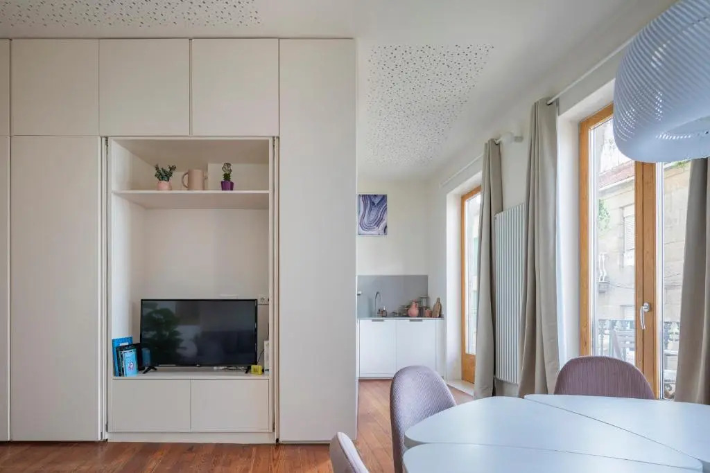 Olivo Apartment by Pris