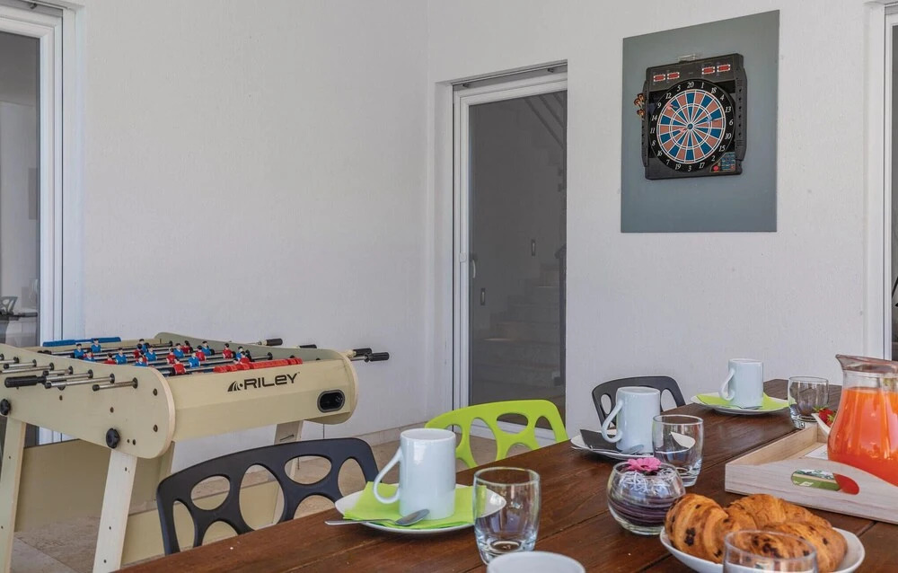 Awesome Home in Stinjan with Hot Tub, WiFi & 4 Bedrooms