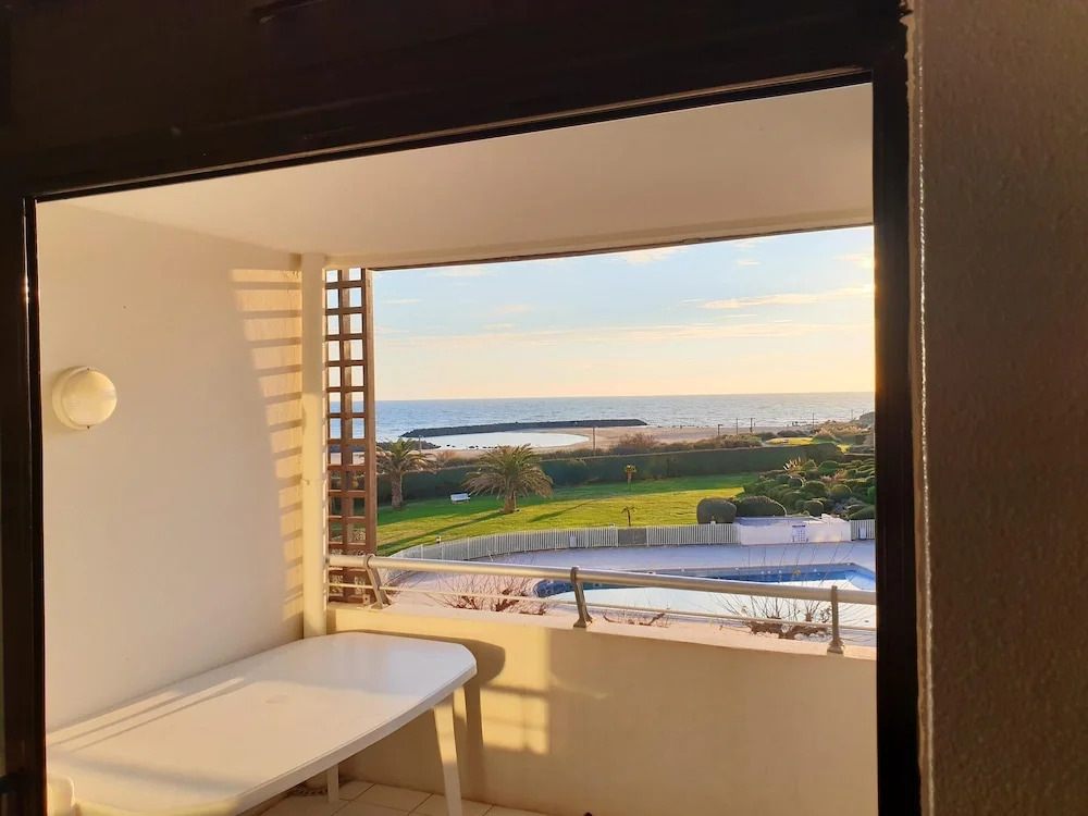 Apartment with 2 Bedrooms in Agde, with Wonderful Sea View, Pool Access, Furnished Terrace - 100 M From the Beach