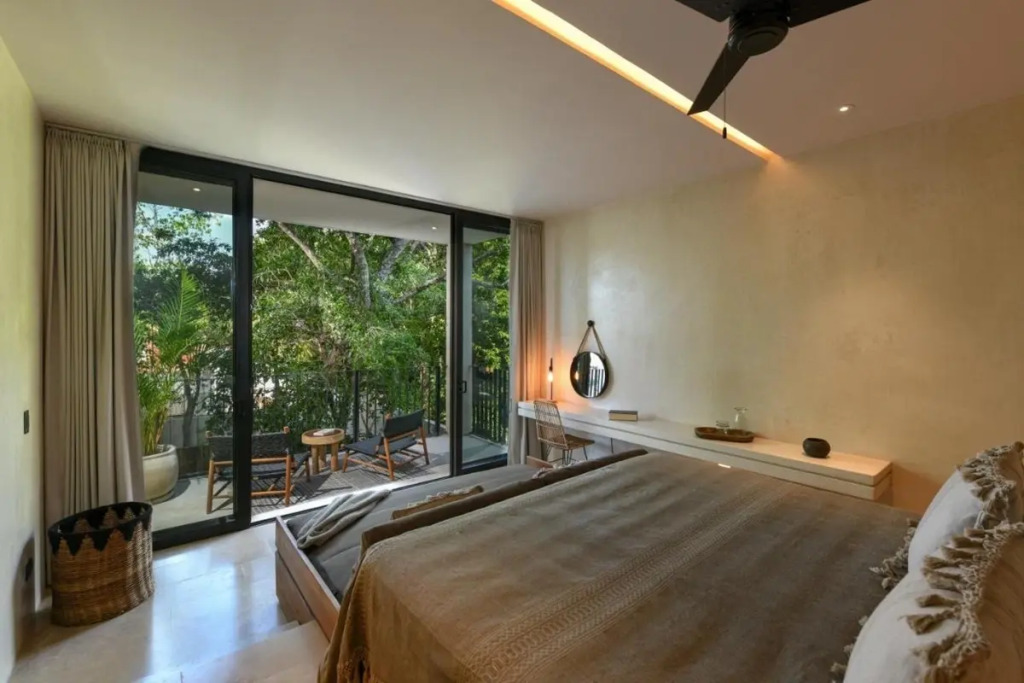 Casa Agape Boutique Hotel Rooftop Pool & Beach club access