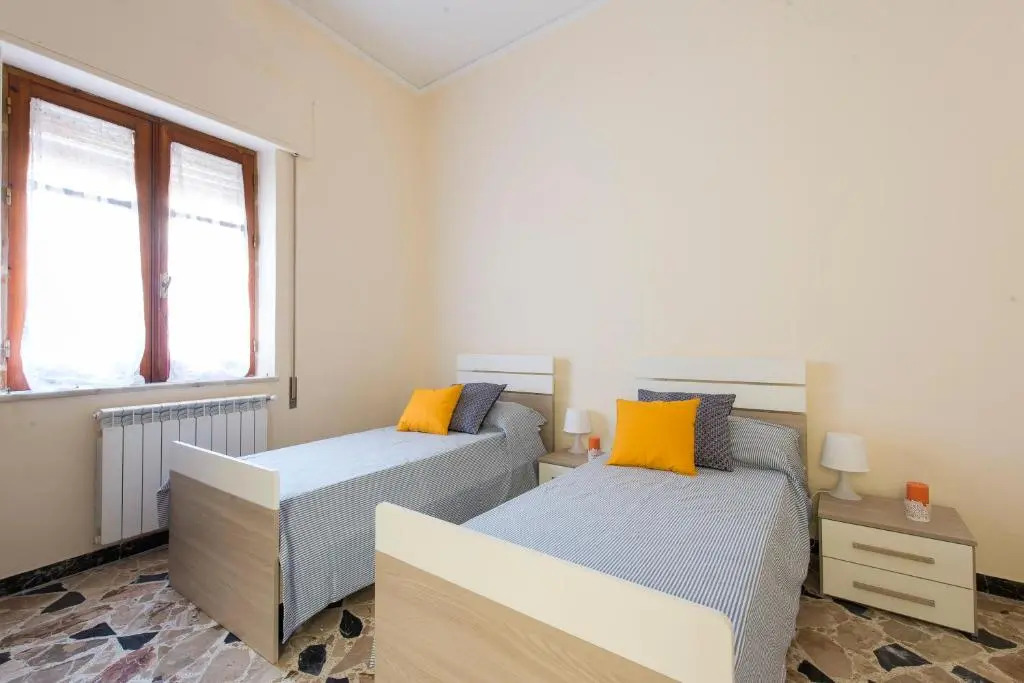 Casetta Vista Mare in Piazza a Mondello by Wonderful Italy