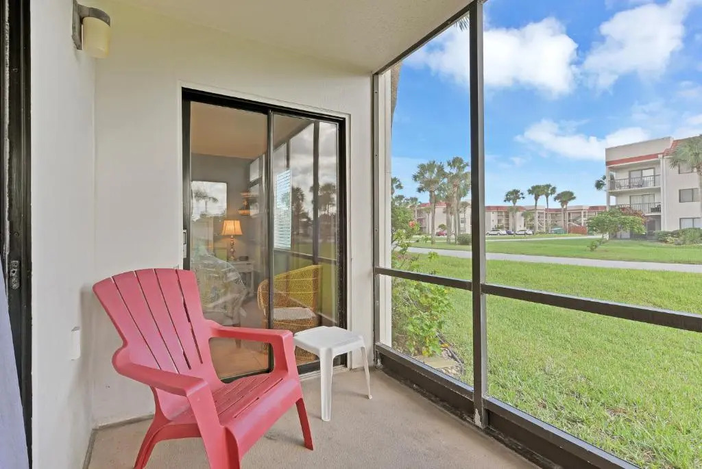 Ocean Village Club N14