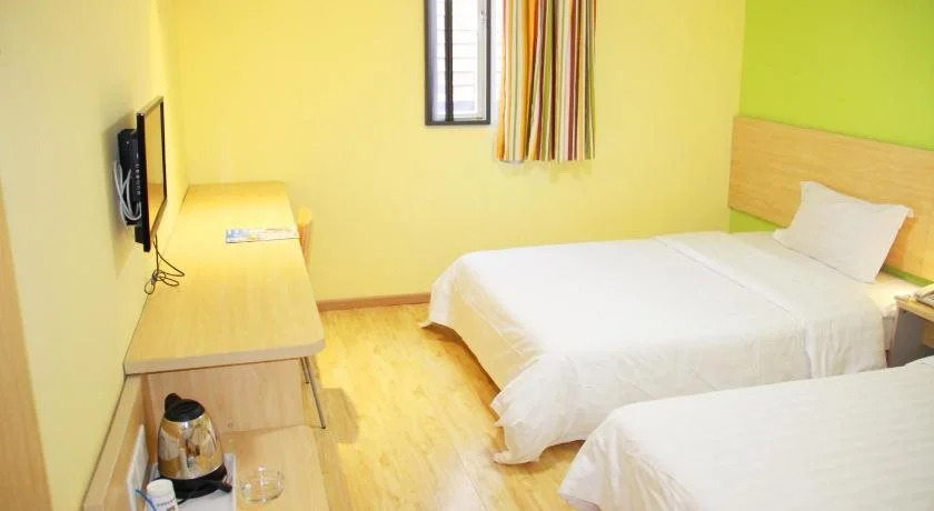 7Days Inn Wuhan Guanggu Guanshan Avenue Branch
