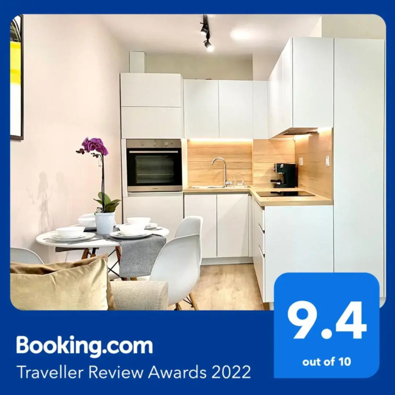 City Centre Bright & Cozy Apartment for 4 persons