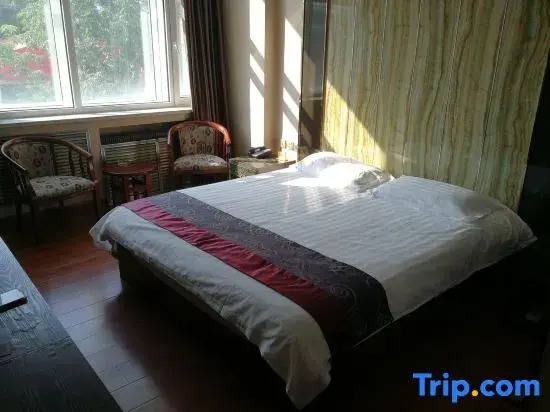 Ruiquanju Business Hotel (Qiqihar First Hospital Longsha Park Branch)