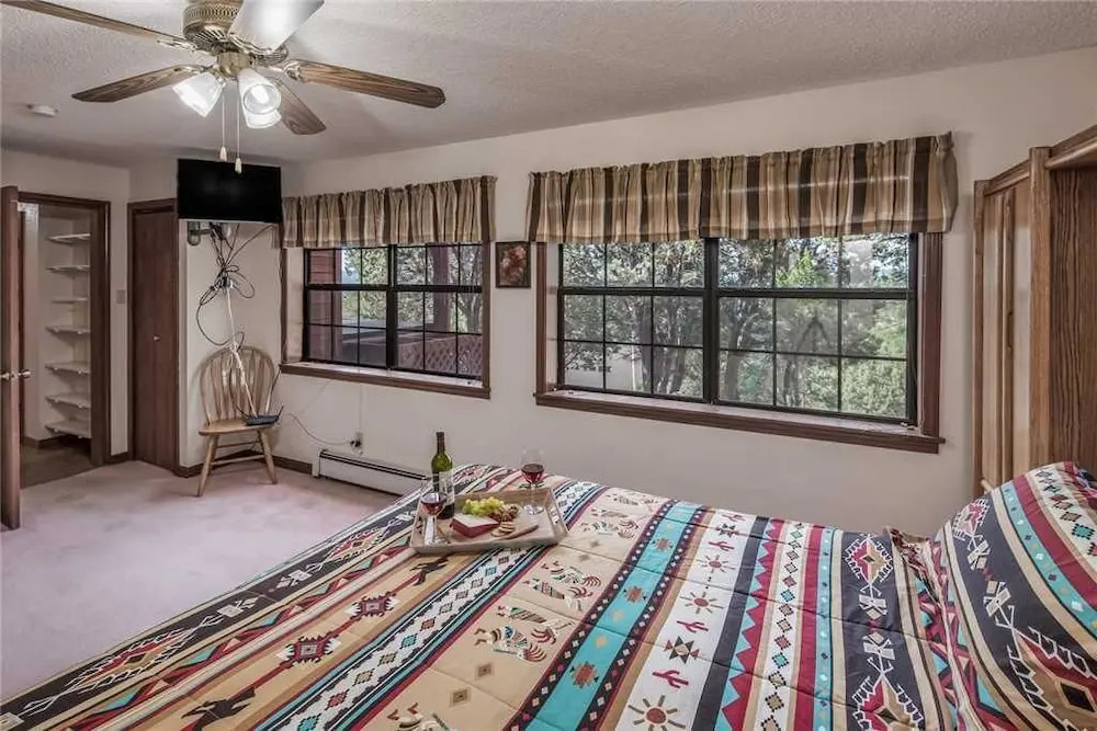 Lindleys Valley View - Three Bedroom Cabin