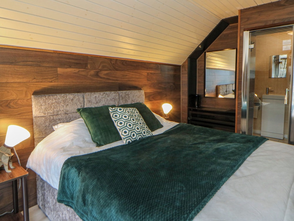 Glamping Tri Pod 2 - Gower