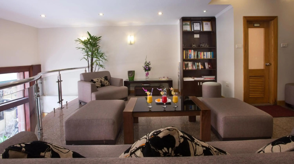 Eliana Ruby Hotel & Travel