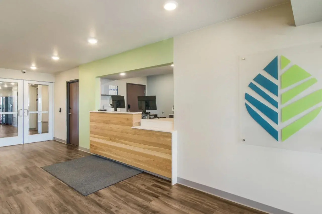 WoodSpring Suites Cleveland North