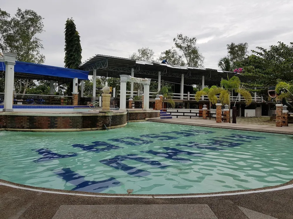 Nipa Hut Resort