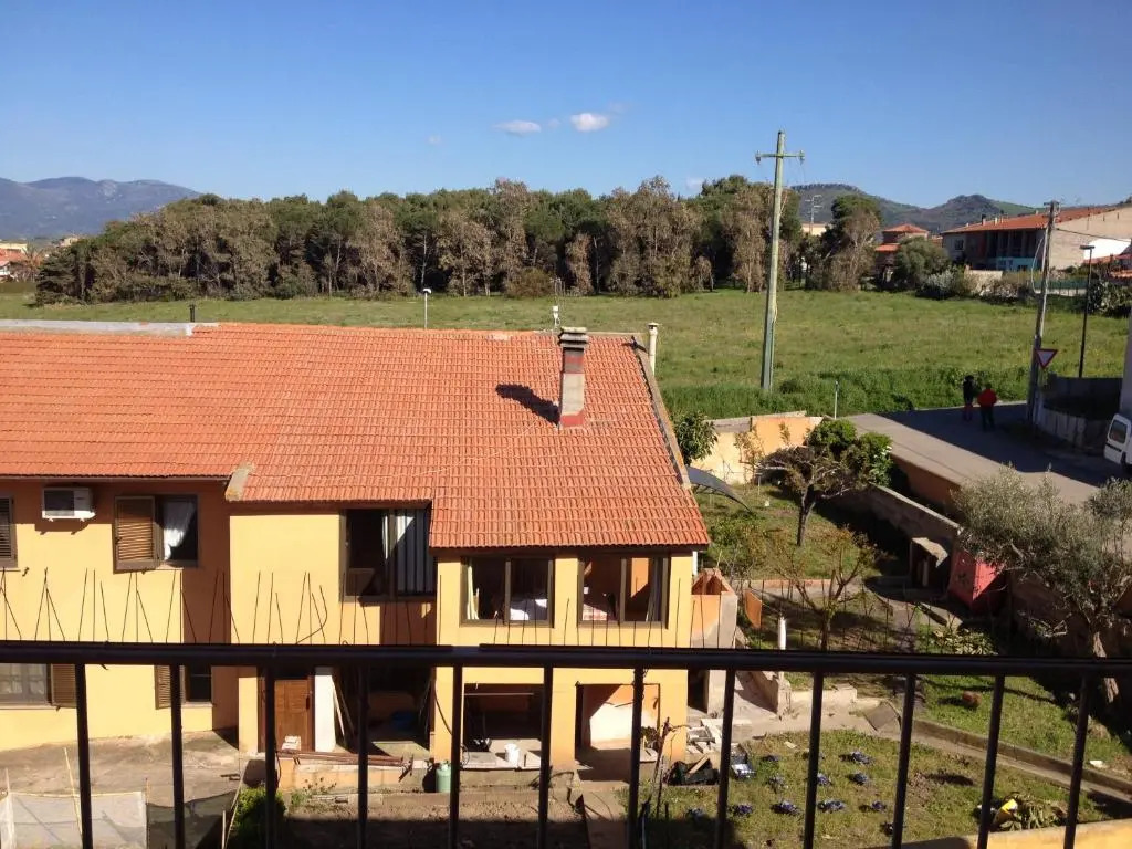 Modern 1bed apartment(sleep 4)sea view only 700mt from sea