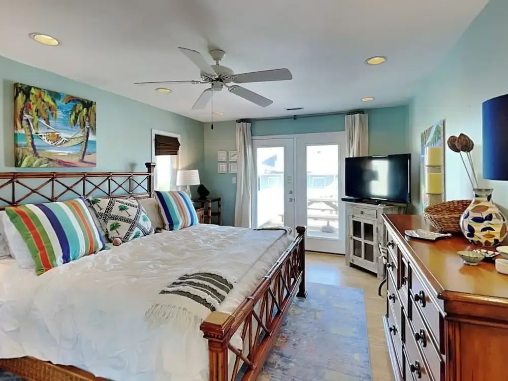 The Shell Collector by Topsail Realty