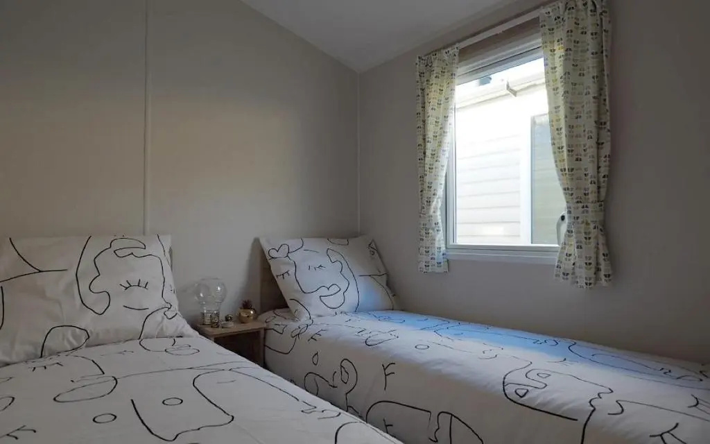 Chalet Casablanca, 80m2 met veel comfort op fantastisch 5-sterren vakantiepark met zwembaden