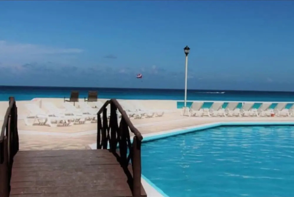 Wonderful Suite Front Of The Beach In Cancun Hotel Zone