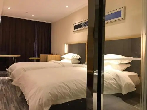 City Comfort Inn Plaza Hotel