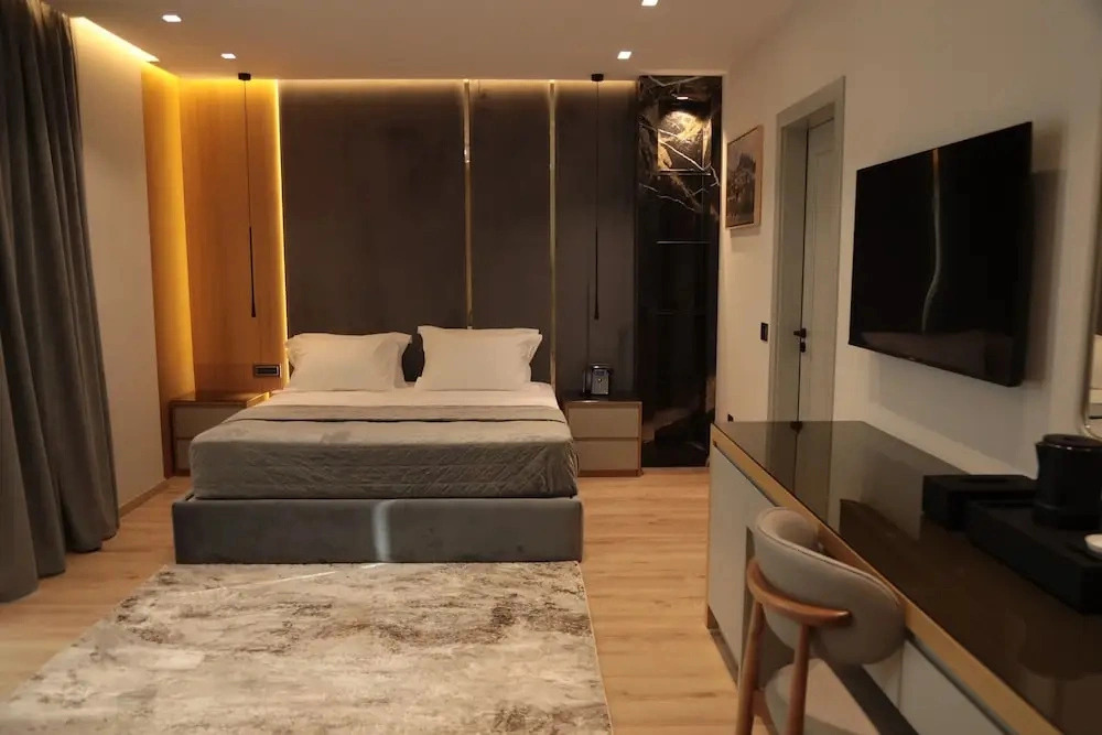 Vila-L Hotel