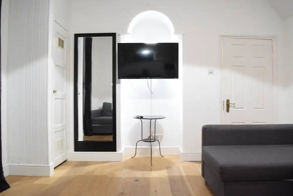 Kensington 1 Bedroom Flat With Terrace
