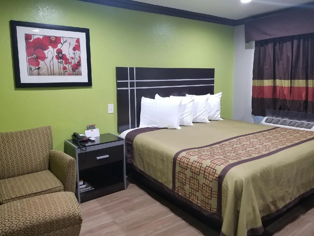 Motel 6 Humble, TX - Houston International Airport