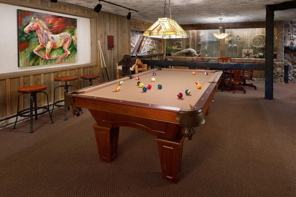Rock Crest Lodge & Cabins