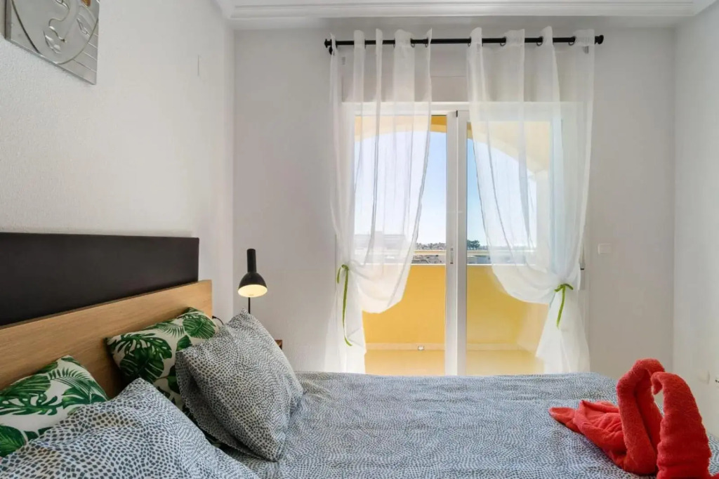 Nice modern 2 bed apartment in Torrievieja