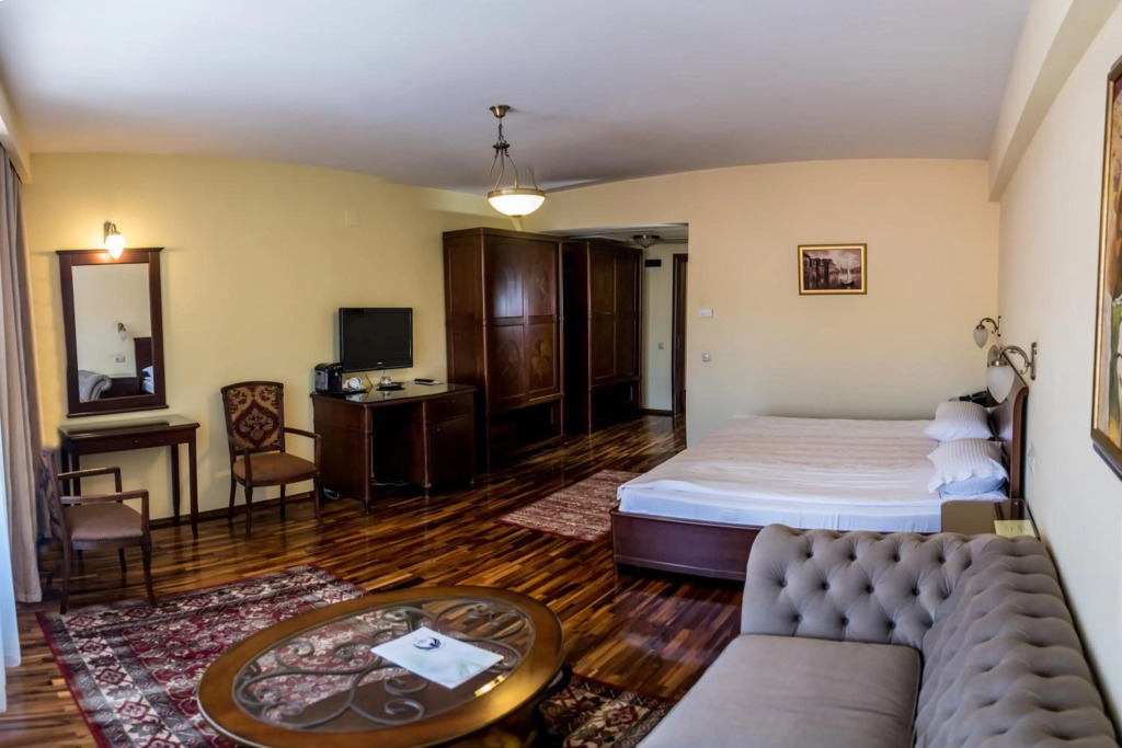The Elite - Oradeas Legendary Hotel
