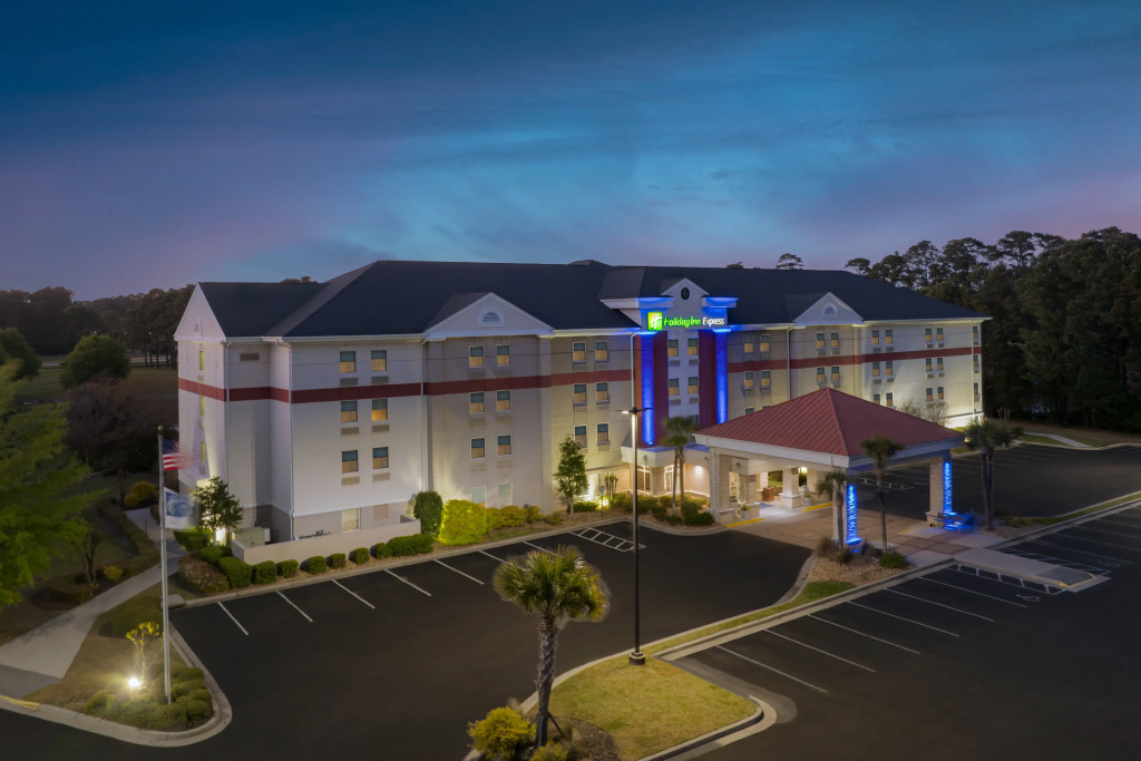 Holiday Inn Express Myrtle Beach-Broadway at the Beach by IHG