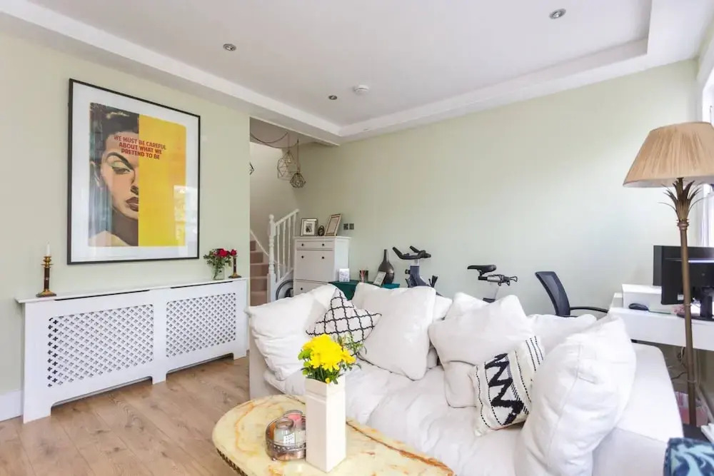Stunning 2 Bedroom Apartment in Maida Vale With a Garden