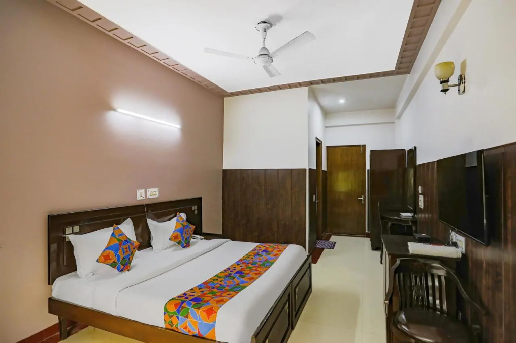 Fabhotel Traika Inn