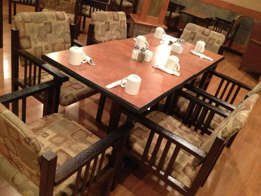 Rosslyn Inn & Suites