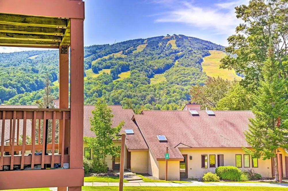 Snow Mountain Condo: Hot Tub + Shuttle to Resort