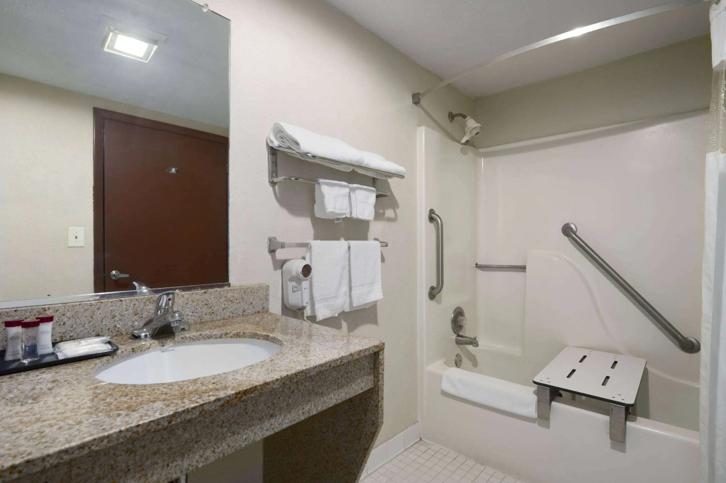Days Inn by Wyndham Augusta Fort Eisenhower