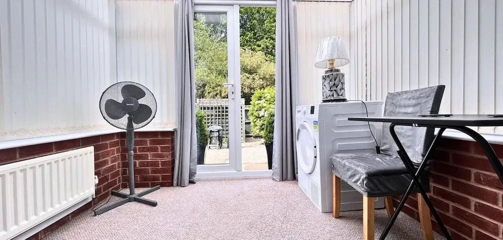 2 Bedrooms - 3 Beds - Quiet Retreat - Parking