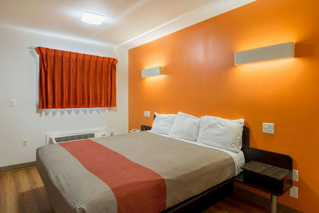 Motel 6-Greenville, SC
