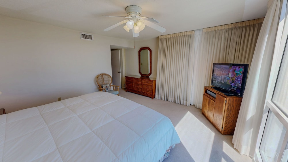 Shoreline Towers 3053 2 Bedroom Condo