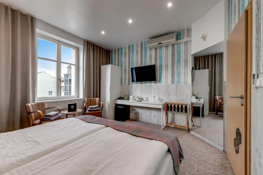 Royal Court Hotel
