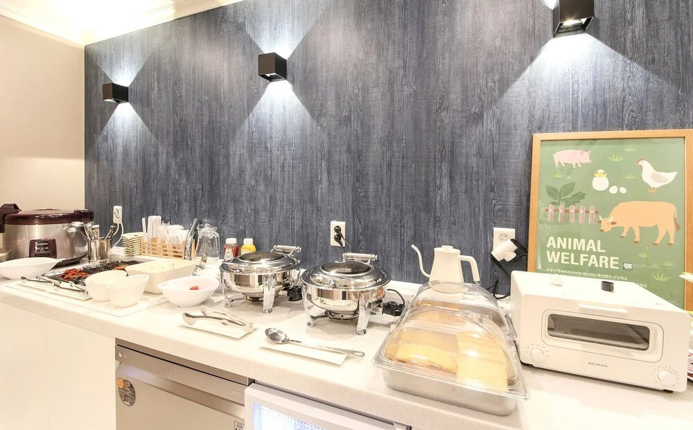 Continew Hotel