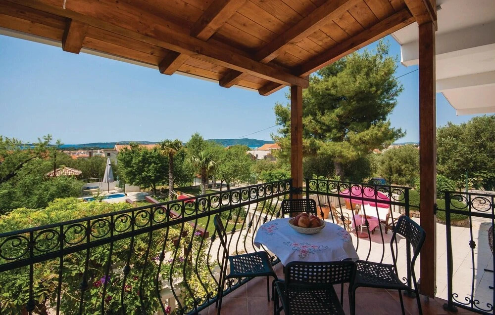 Amazing Home in Brodarica With Wifi and 3 Bedrooms