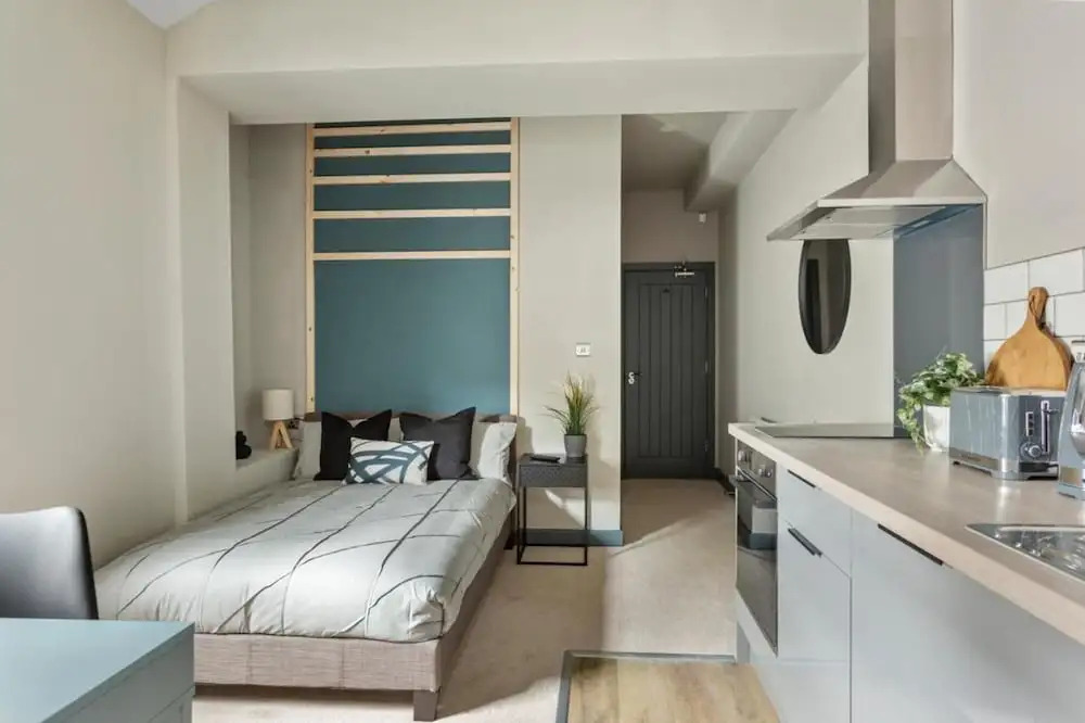 Studio 3, 25 Meriden